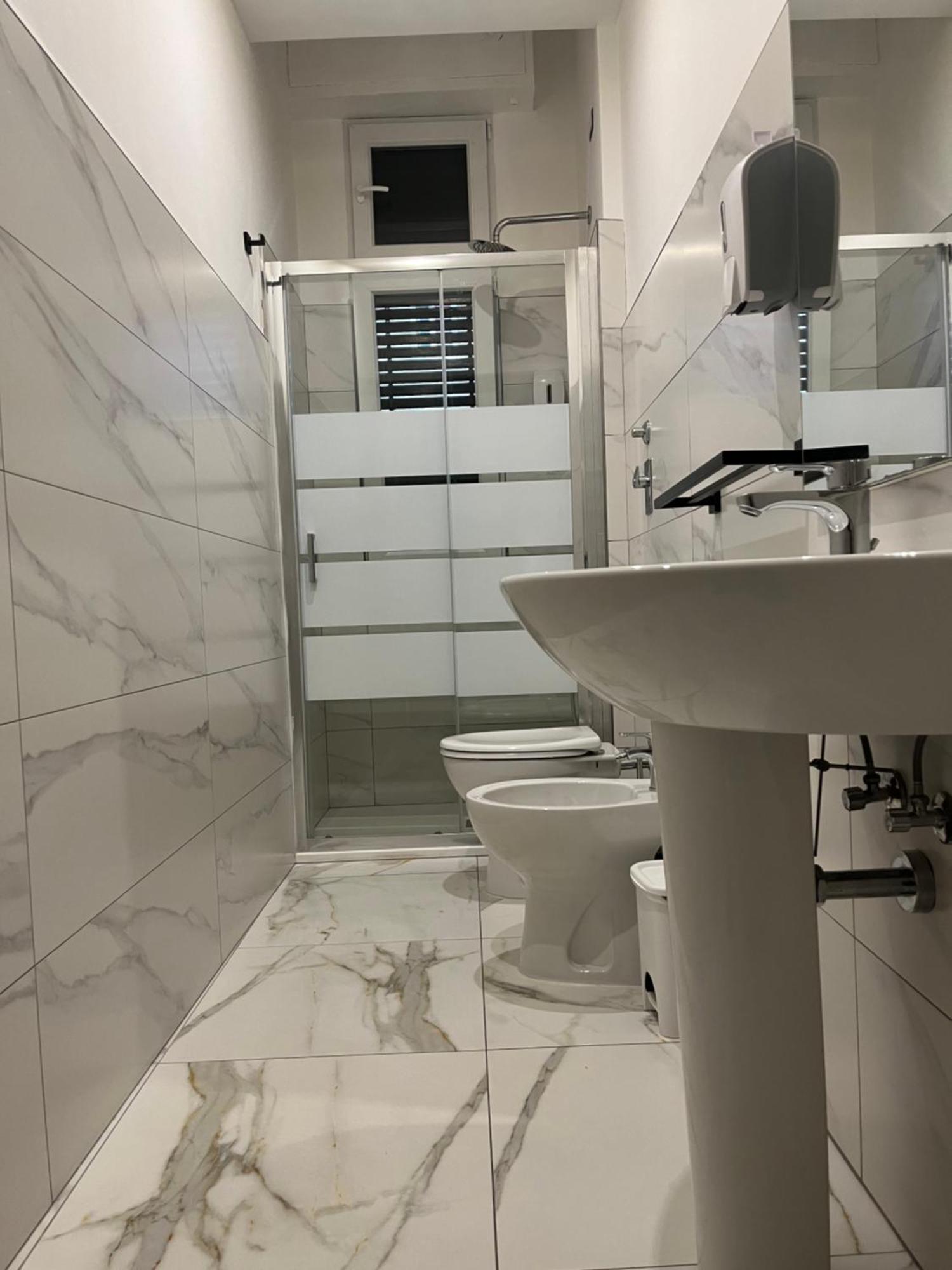 Jcube Apartments Bocconi Milano Exteriör bild
